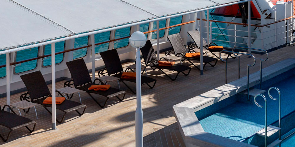 Sun Desk: Solarium & Piscina - Deck 4