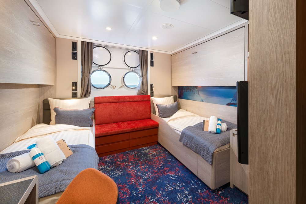 Quadruple Porthole Cabin - Deck 3