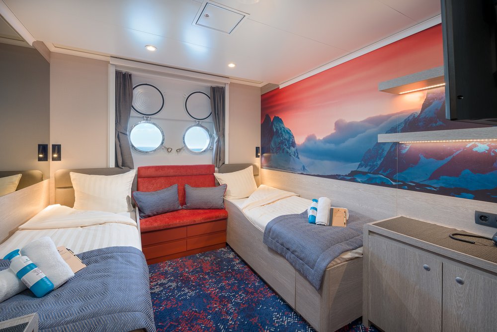 Twin Porthole Cabin - Deck 3