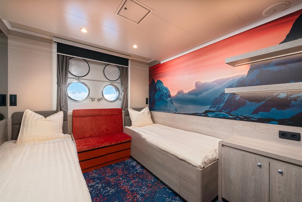Twin Porthole Cabin - Deck 3